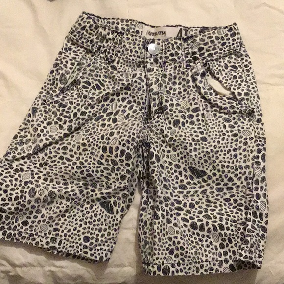 Bundle of 5 pairs toddler boys shorts - Picture 4 of 6